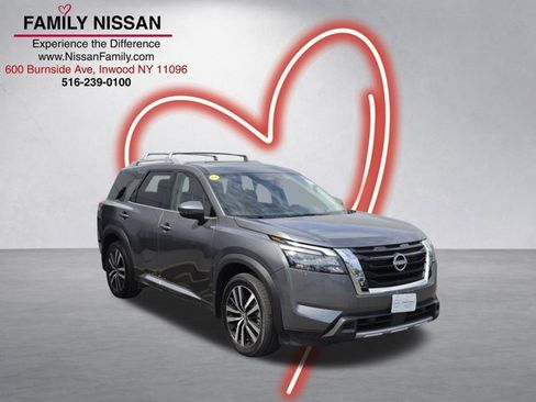 Certified 2025 Nissan Pathfinder Platinum w/ Cargo Package FWD image 1