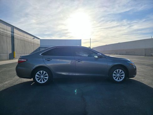 Used 2016 Toyota Camry LE FWD image 4