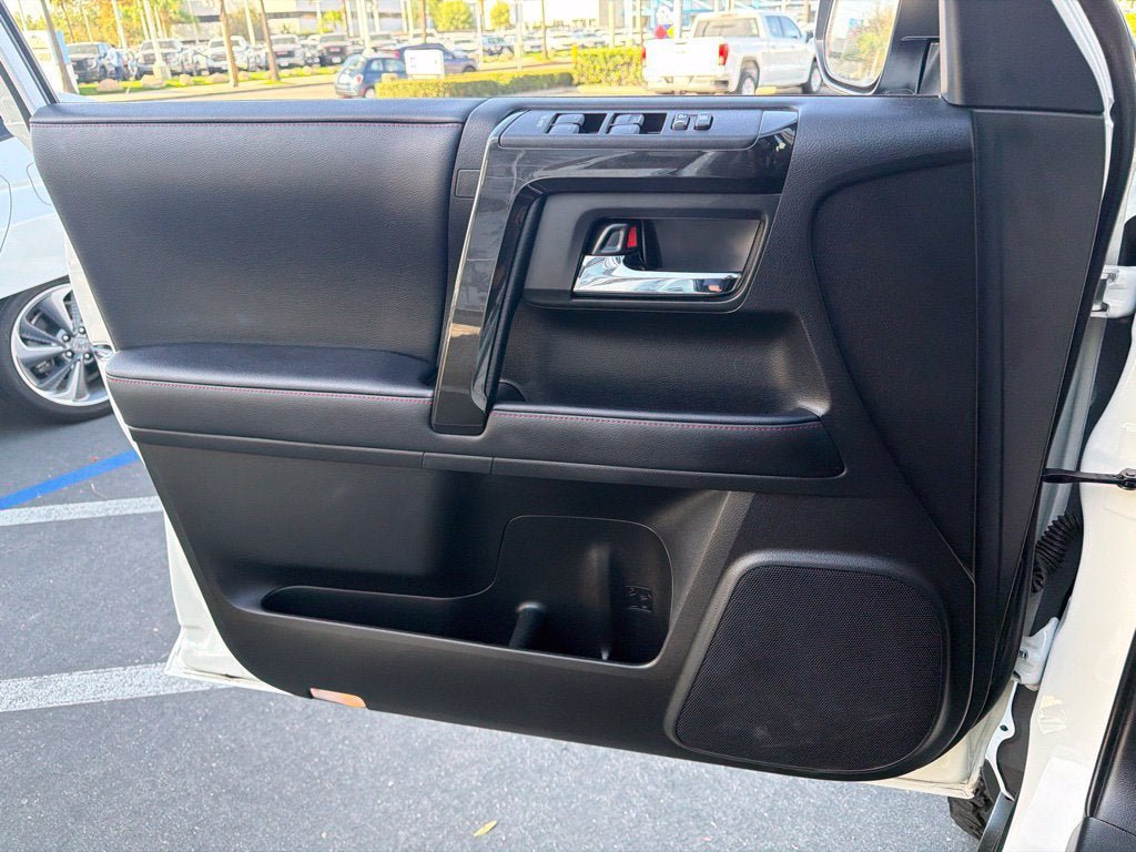 Used 2022 Toyota 4Runner TRD Off-Road Premium w/ Moonroof Package AWD/4WD image 16