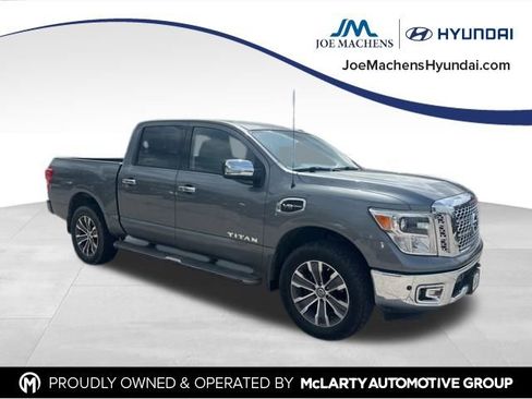 Used 2017 Nissan Titan SL image 2