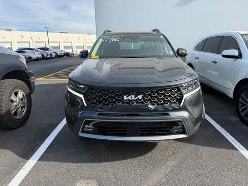 Used 2022 Kia Sorento SX Prestige image 3