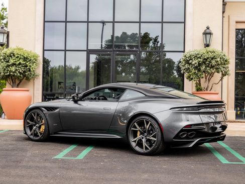 Used 2019 Aston Martin DBS Superleggera RWD image 2