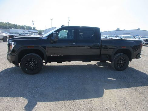 New 2026 GMC Sierra 2500 AT4 AWD/4WD image 9