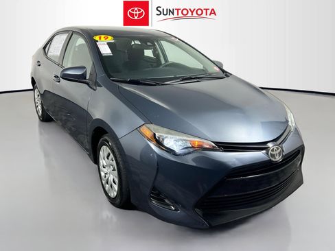 Used 2019 Toyota Corolla LE image 1