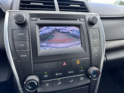 Used 2016 Toyota Camry LE FWD image 13