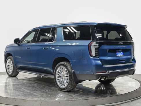 Used 2026 Chevrolet Suburban High Country w/ Sun And Tow Package AWD/4WD image 4