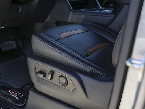 Used 2024 GMC Sierra 2500 AT4 w/ AT4 Premium Plus Package image 10