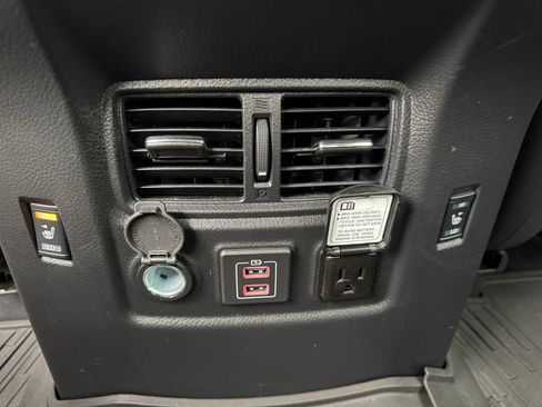 Used 2024 Nissan Titan Platinum Reserve w/ Moonroof Package image 21