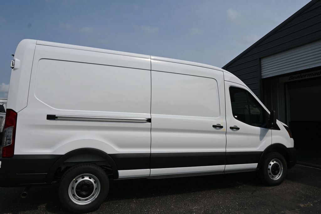 New 2026 Ford Transit 150 148 Medium Roof w/ Load Area Protection Package RWD image 5