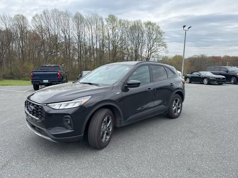 Used 2025 Ford Escape ST-Line Select AWD/4WD image 3