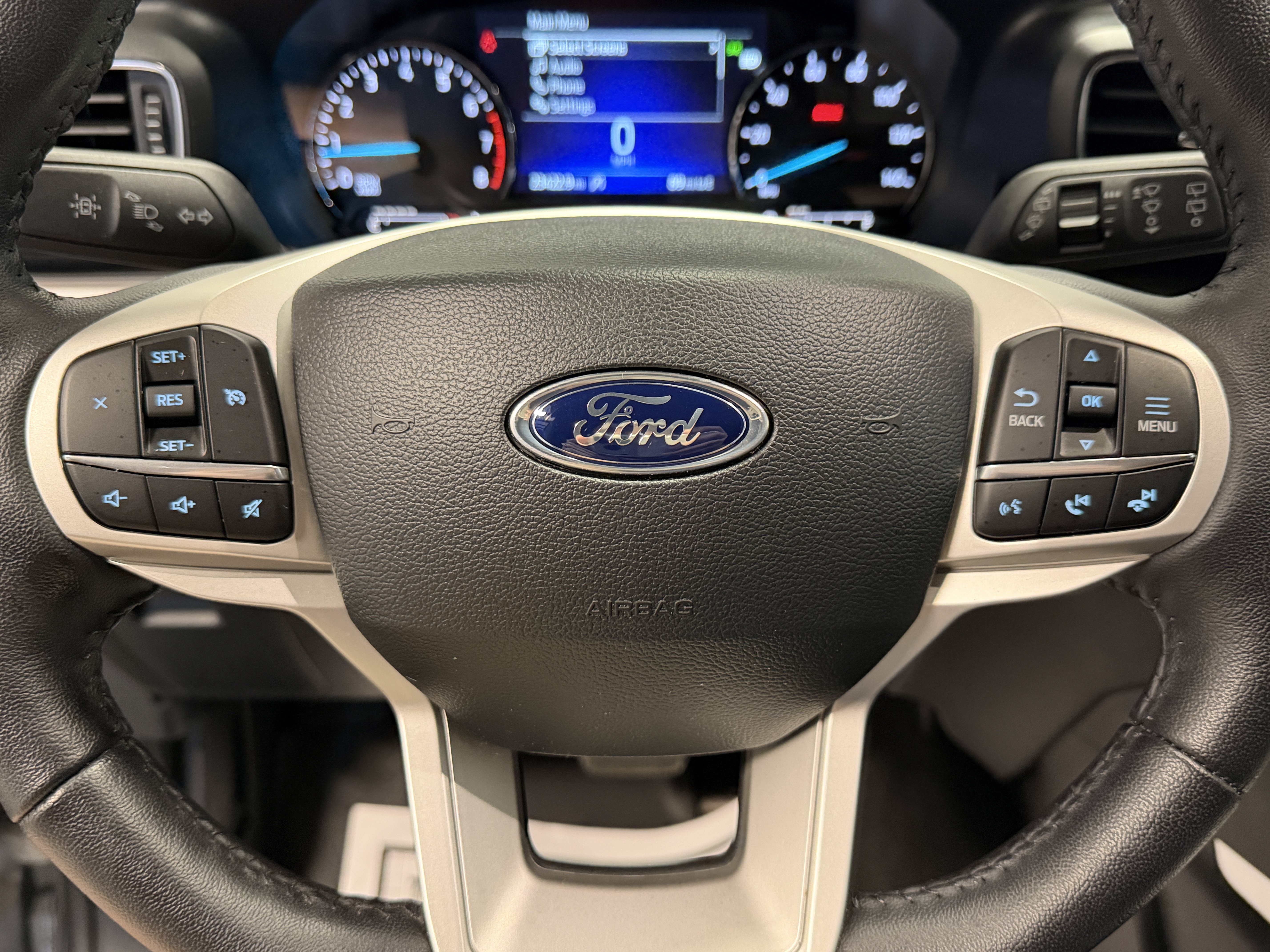 Used 2024 Ford Explorer XLT w/ Equipment Group 202A AWD/4WD image 14