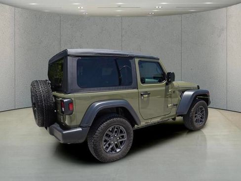 Used 2025 Jeep Wrangler Sport AWD/4WD image 30