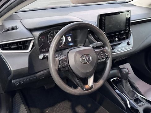 Used 2022 Toyota Corolla LE image 5