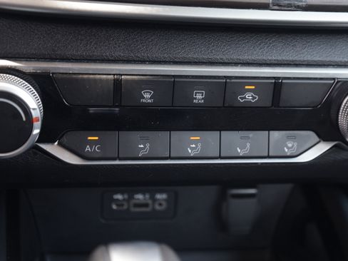 Used 2023 Nissan Altima 2.5 SV FWD image 9