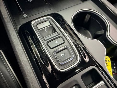 Used 2025 Honda Pilot Elite image 18