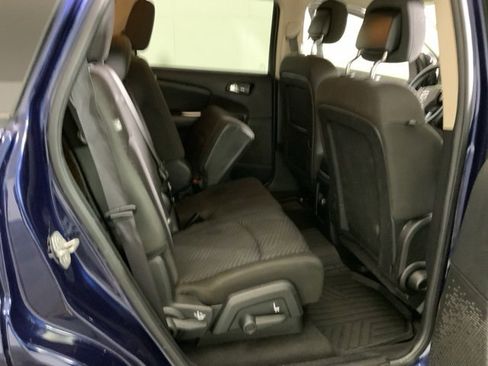 Used 2017 Dodge Journey SXT w/ Comfort/Convenience Group image 28