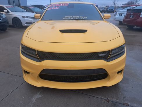 Used 2017 Dodge Charger R/T image 2