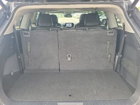 Used 2023 Toyota Highlander XLE FWD image 25