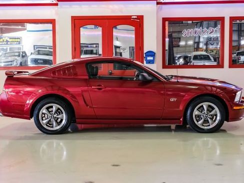Used 2006 Ford Mustang GT image 8