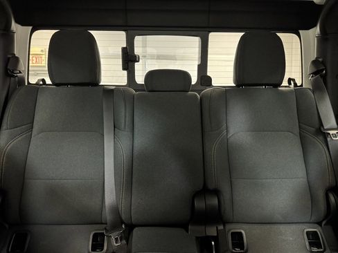 Used 2024 Jeep Gladiator Sport image 14