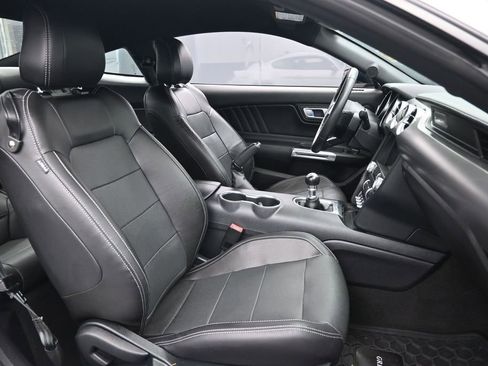 Used 2022 Ford Mustang GT Premium w/ Black Accent Package RWD image 31