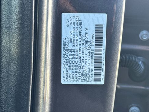 Certified 2025 Honda Pilot Touring image 20