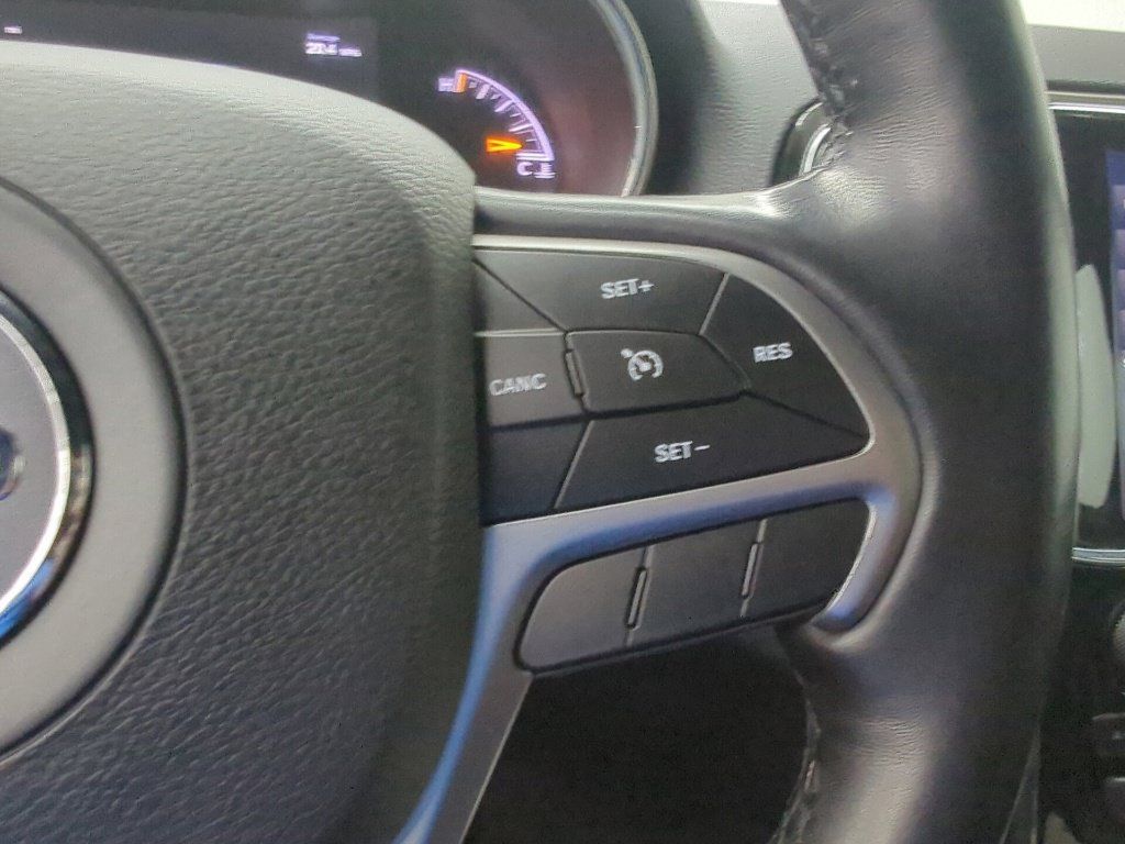 Used 2021 Jeep Grand Cherokee Laredo X AWD/4WD image 14