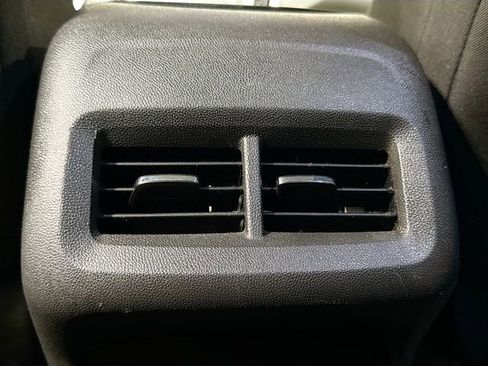 Used 2020 Chevrolet Equinox LT w/ Driver Convenience Package image 25