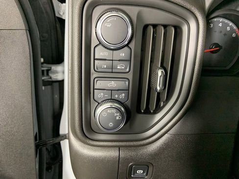 Used 2025 GMC Sierra 1500 Pro w/ Convenience Package AWD/4WD image 10