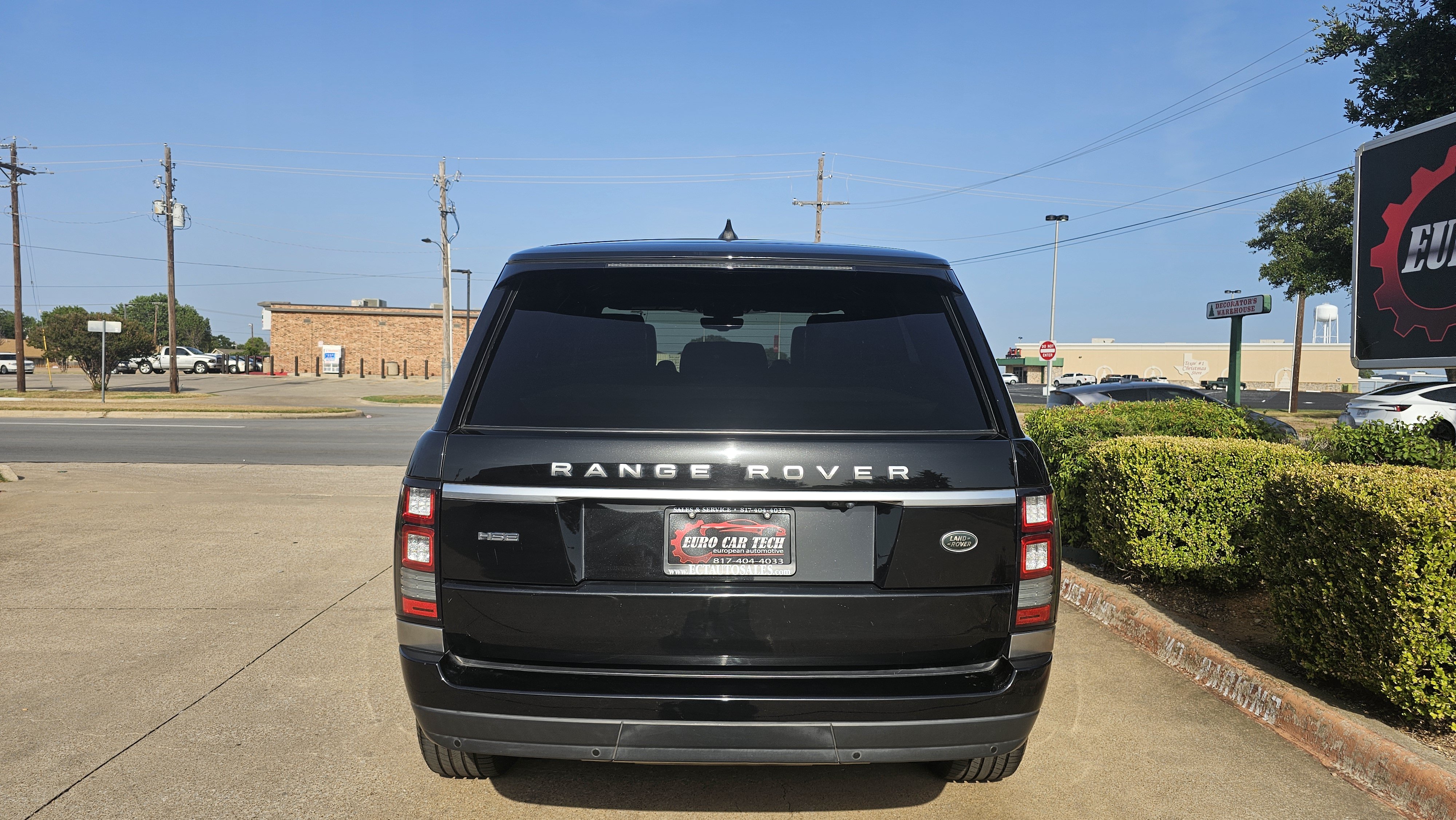Used 2017 Land Rover Range Rover HSE AWD/4WD image 4