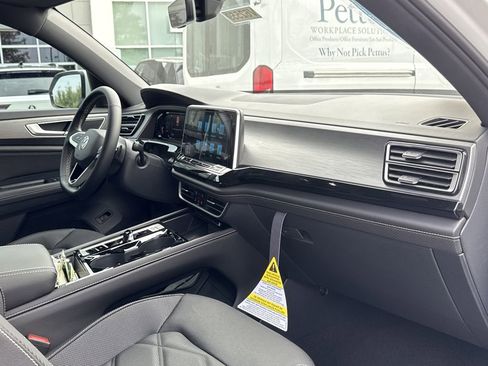 New 2026 Volkswagen Atlas Cross Sport SE image 28