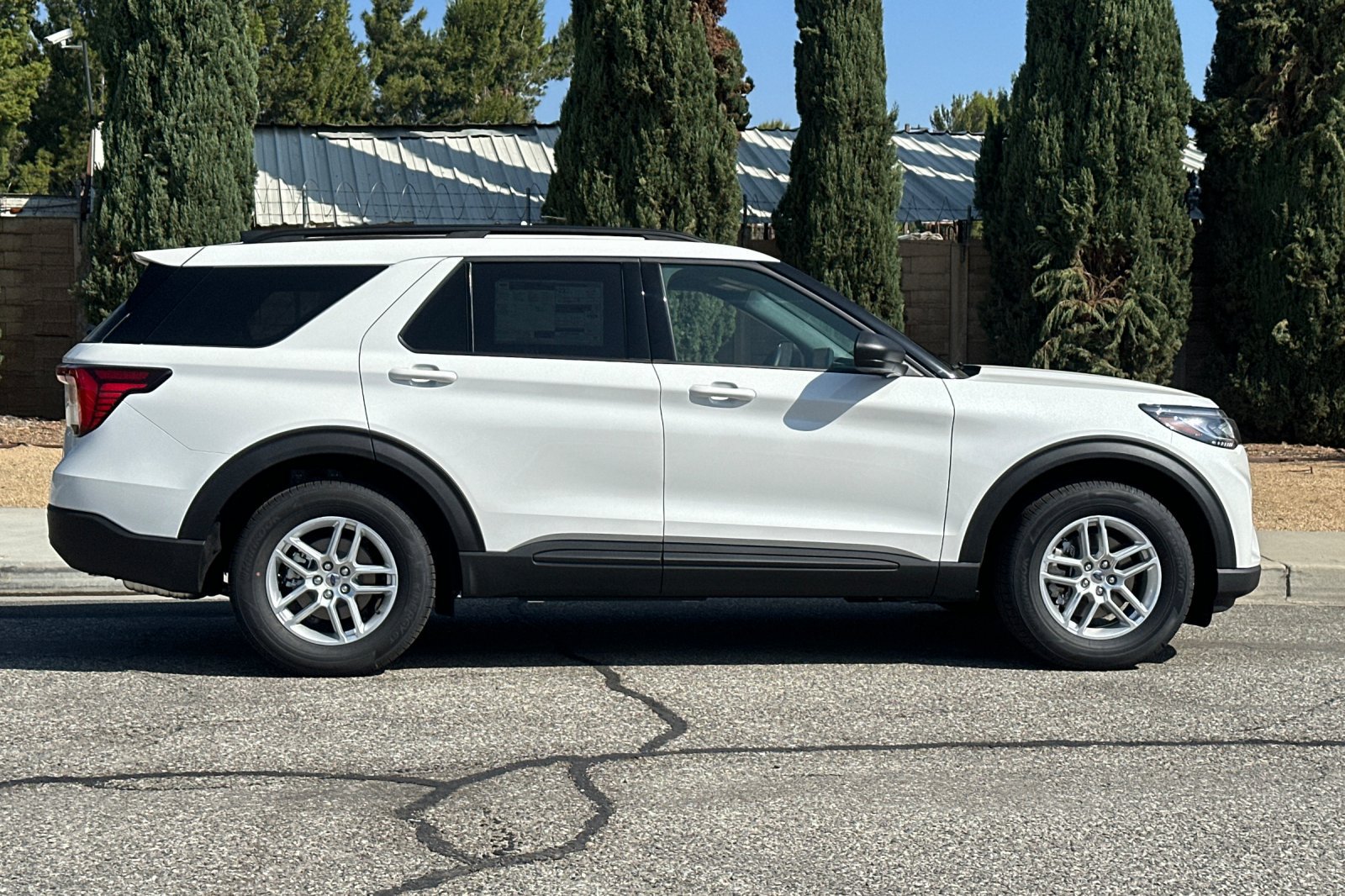 New 2027 Ford Explorer Active RWD image 3