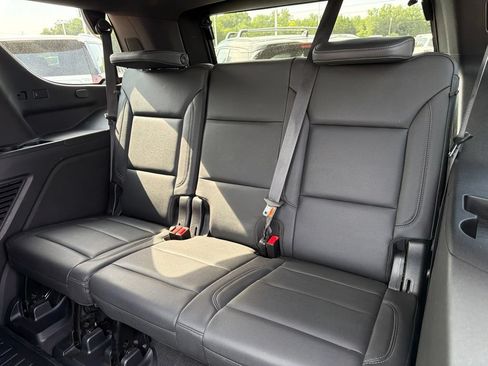 Used 2021 Chevrolet Tahoe LT w/ Luxury Package AWD/4WD image 18