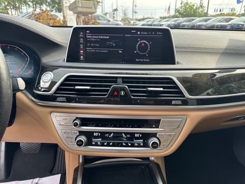 Used 2022 BMW 740i RWD image 20