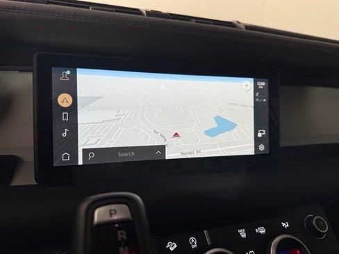 Used 2020 Land Rover Defender 110 First Edition image 20