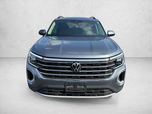 Used 2024 Volkswagen Atlas SE AWD/4WD image 2
