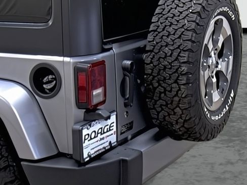 Used 2018 Jeep Wrangler Unlimited Sahara image 10