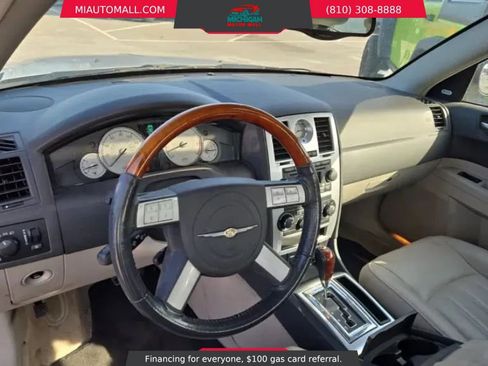 Used 2005 Chrysler 300 C w/ Protection Group II image 8