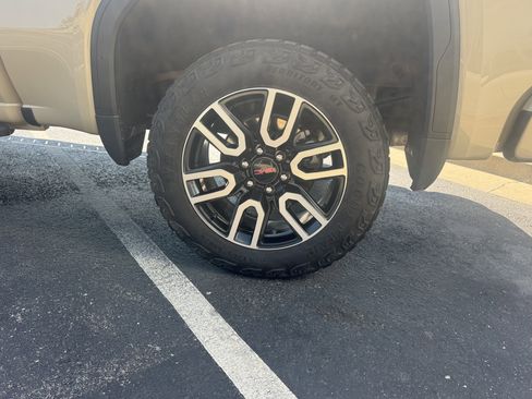 Used 2022 GMC Sierra 1500 AT4 w/ AT4 Premium Package image 6