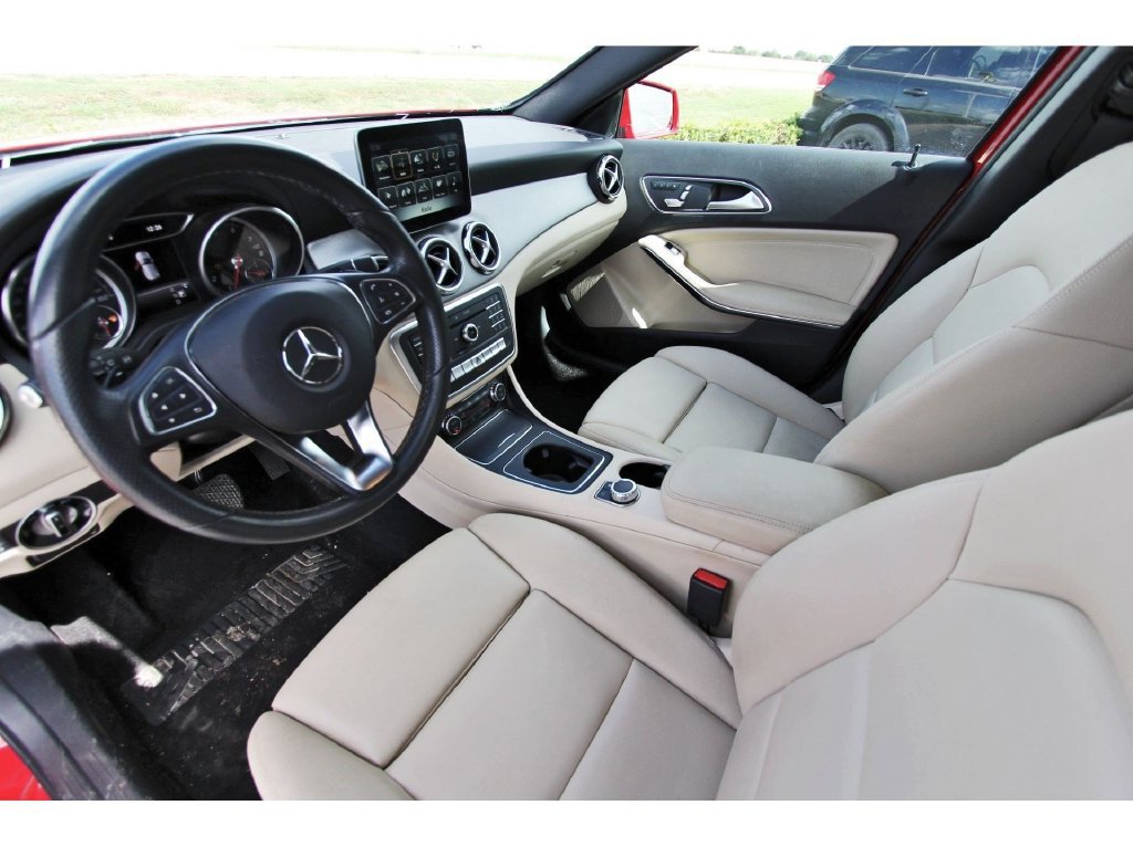 Used 2018 Mercedes-Benz GLA 250 w/ Premium Package image 34