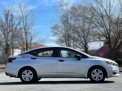 Used 2020 Nissan Versa S FWD image 4