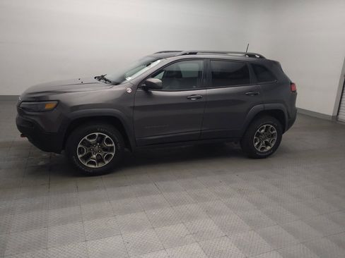 Used 2020 Jeep Cherokee Trailhawk w/ Comfort/Convenience Group AWD/4WD image 2