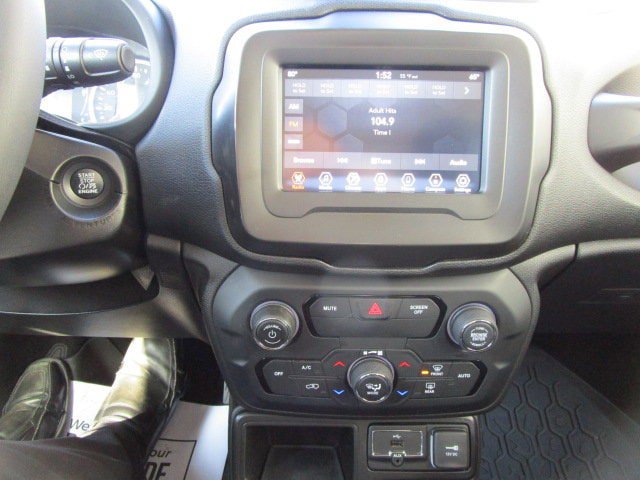 Used 2020 Jeep Renegade Latitude FWD image 15