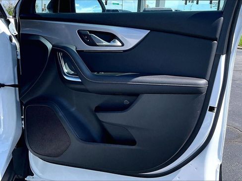 Used 2025 Chevrolet Blazer LT image 24