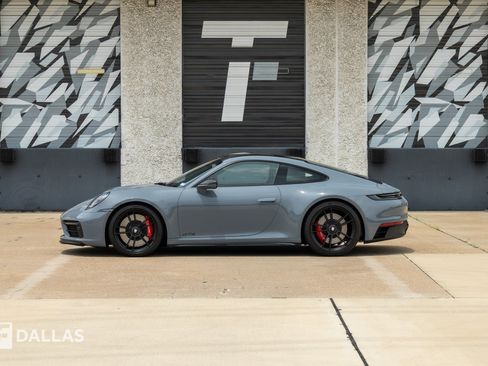 Used 2023 Porsche 911 Carrera GTS RWD image 2