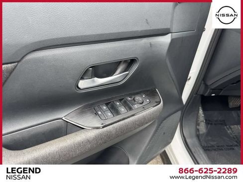 Certified 2025 Nissan Kicks SV AWD/4WD image 14