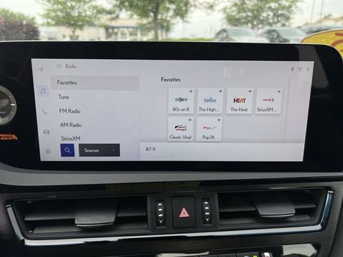 Used 2025 Lexus ES 350 w/ Premium Package FWD image 14