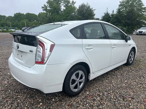 Used 2013 Toyota Prius Four w/ Deluxe Solar Roof Pkg FWD image 4