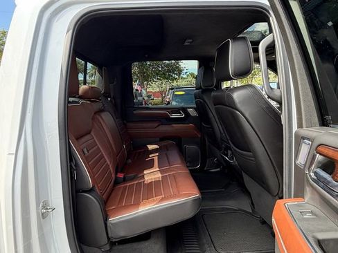 Used 2024 GMC Sierra 2500 Denali Ultimate w/ Max Trailering Package AWD/4WD image 17