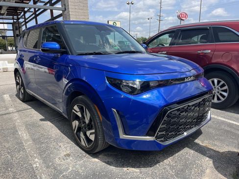 Used 2023 Kia Soul GT-Line FWD image 1